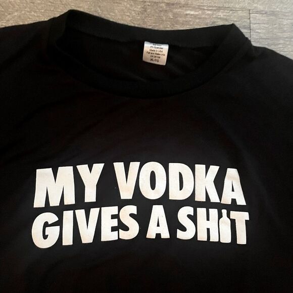 New Absolut Vodka “My Vodka Gives a Sh!t” T-Shirt Size XL - Picture 1 of 3